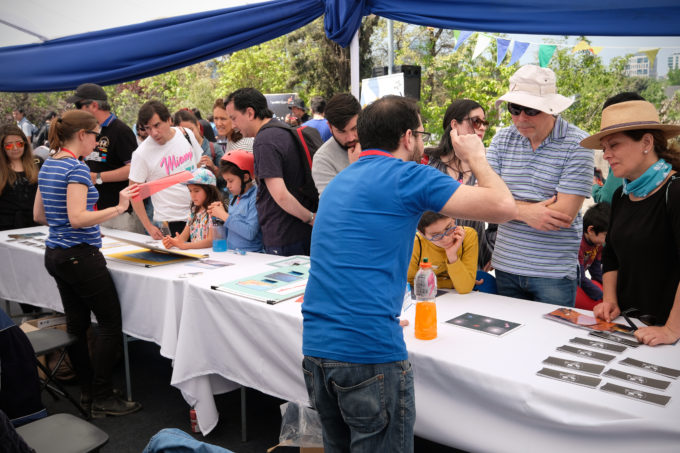 Attendees of the Science and Technology Festival in Parquemet. Credit: ALMA (ESO/NAOJ/NRAO)