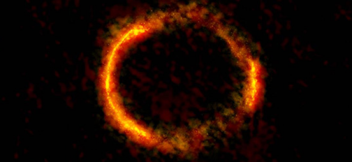 ALMA Sees Einstein Ring in Stunning Image of Lensed Galaxy
