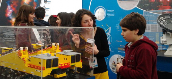 ALMA actively participates in Science Month in Chile