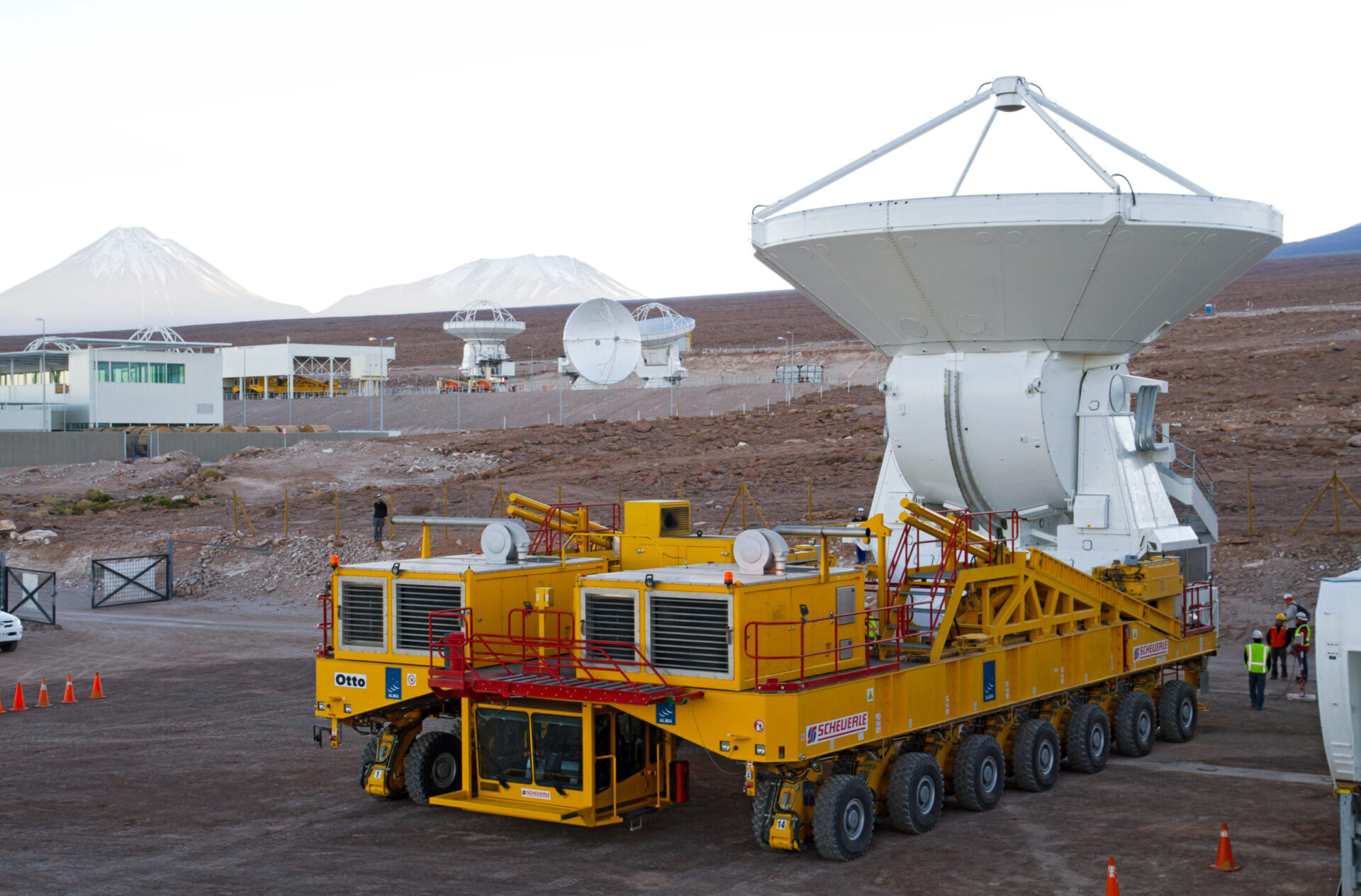 First European ALMA antenna handed over to Joint ALMA Observator
