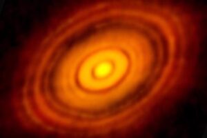 HL Tau: ALMA capta el nacimiento de un sistema planetario