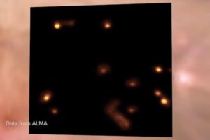 Discos planetarios jóvenes arrastrados por estrellas masivas en Orión
